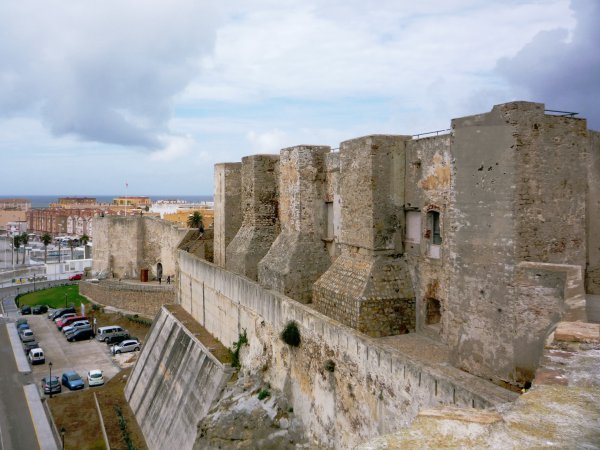 Castillo de Guzmán el Bueno